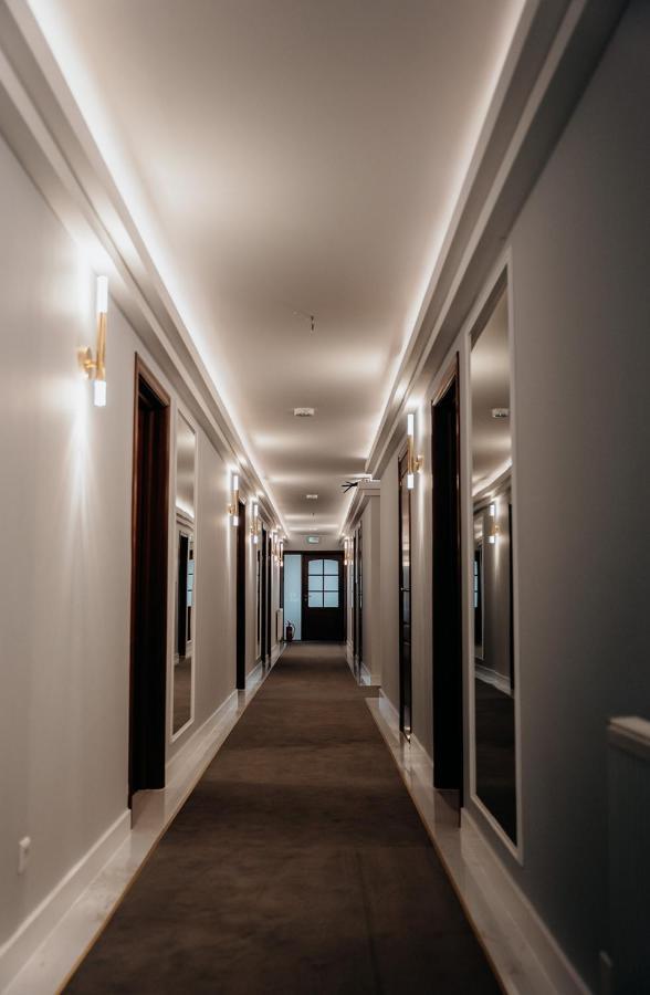 Hotel Resident Nowa Sarzyna Buitenkant foto